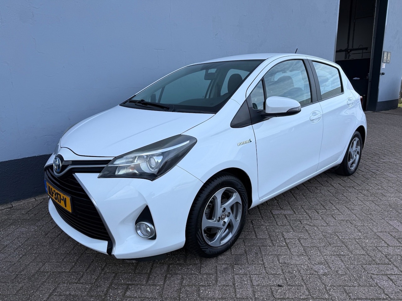 Toyota Yaris - 1.5 Hybrid Now - Camera - Cruise - Climate - AutoWereld.nl