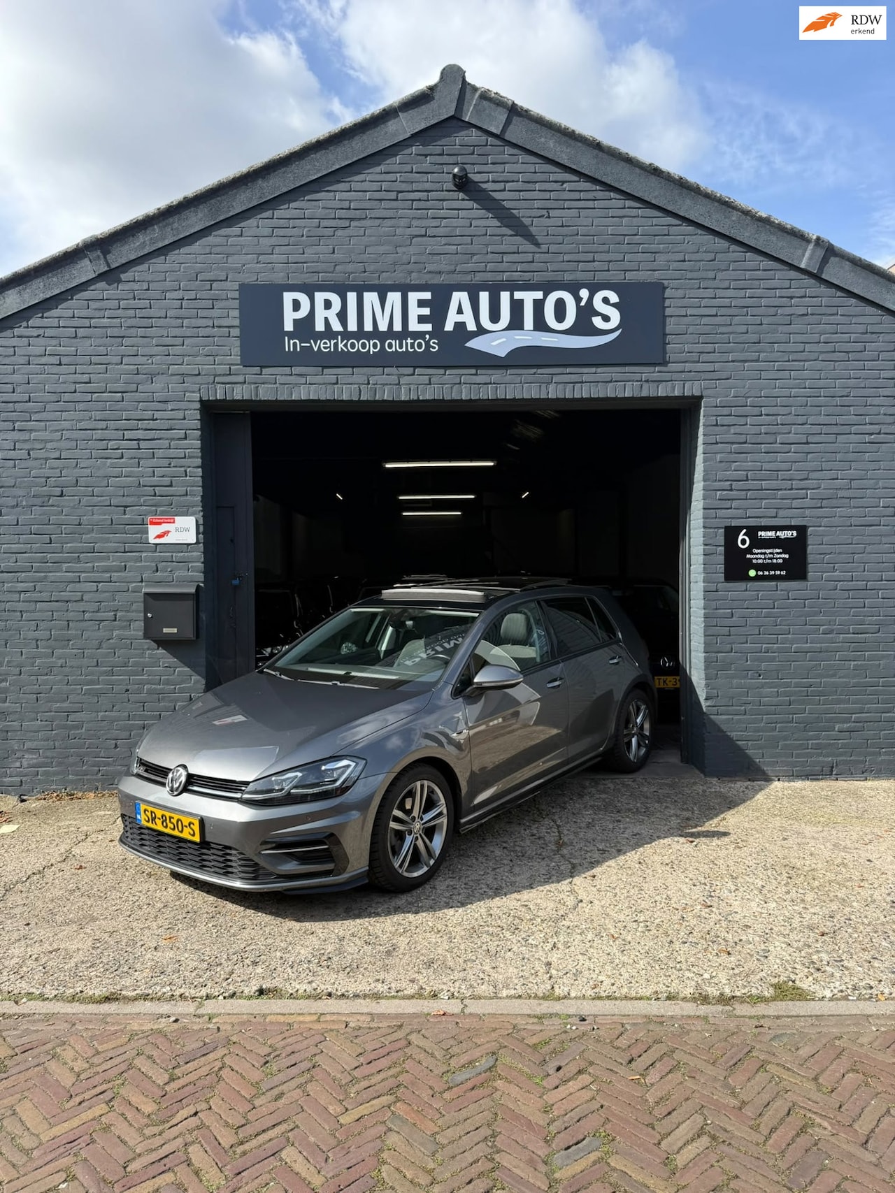 Volkswagen Golf - 1.0 TSI Highline Business R DSG | PANO 2018 - AutoWereld.nl