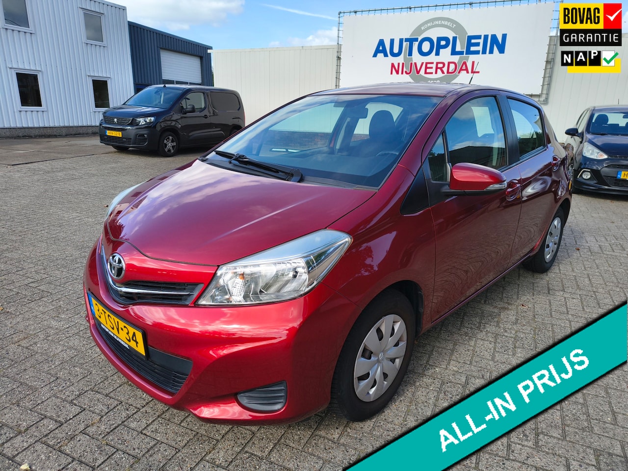 Toyota Yaris - 1.0 VVT-i Now nette maar ook zuinige yaris op all seasons banden met trekhaak! - AutoWereld.nl