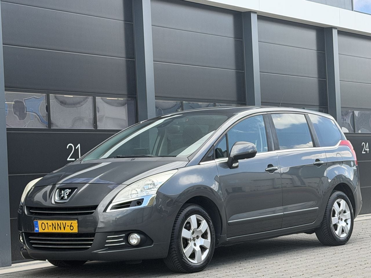 Peugeot 5008 - 1.6 VTi Navi Clima 7-PERS - AutoWereld.nl