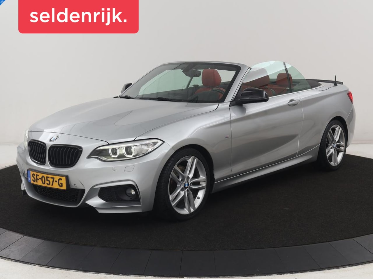 BMW 2-serie Cabrio - 220i | M-sport | Leder | Stoelverwarming | Cruise control | Camera | Park assist | Navigat - AutoWereld.nl