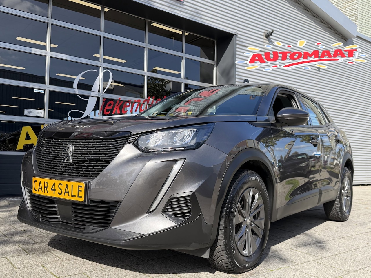 Peugeot 2008 - 1.2 PureTech Active Pack - AUTOMAAT I Apple CarPlay / Navigatie I Airco I LED I PDC I Spor - AutoWereld.nl