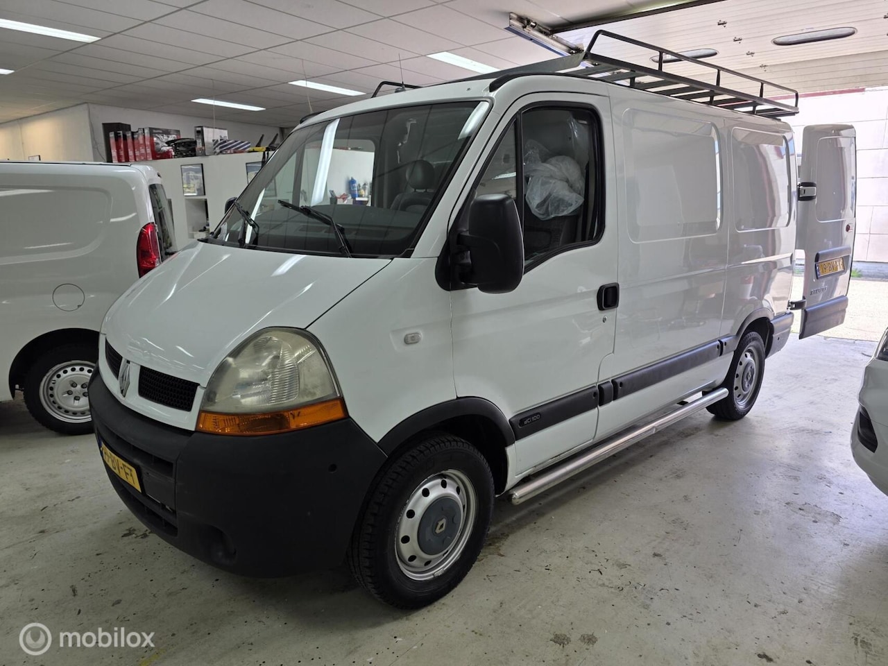 Renault Master - bestel T33 2.5dCi L1H1 - AutoWereld.nl