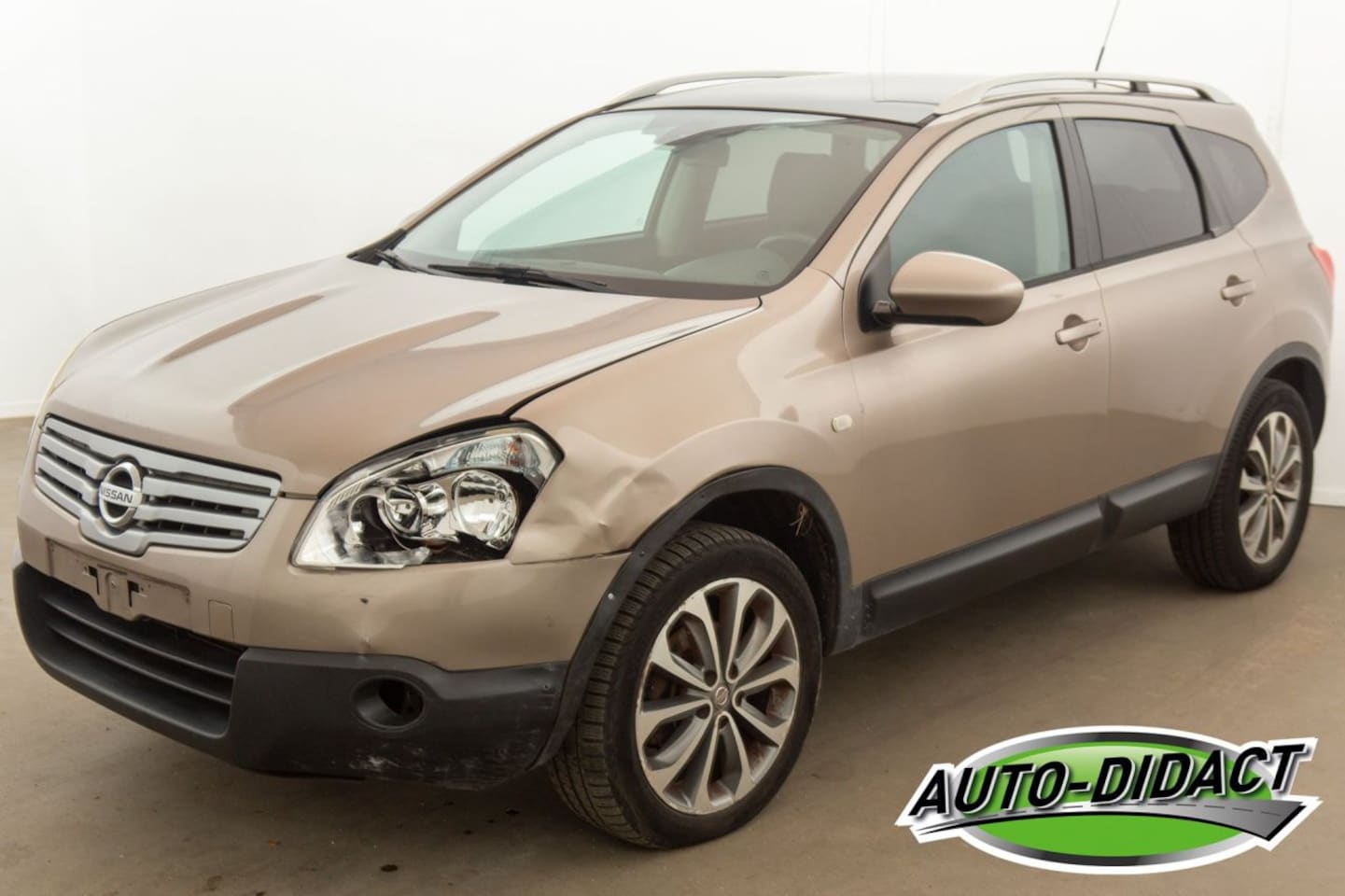 Nissan Qashqai - 1.5 dCi 7p Navi Pano Clima - AutoWereld.nl