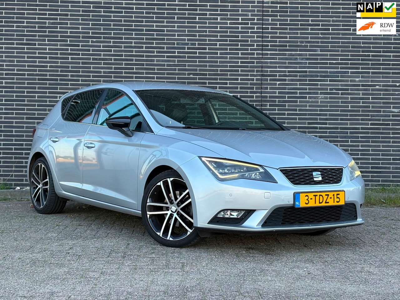 SEAT Leon - 1.6 TDI Limited Edition II 1.6 TDI Limited Edition II Xenon, Leder! - AutoWereld.nl