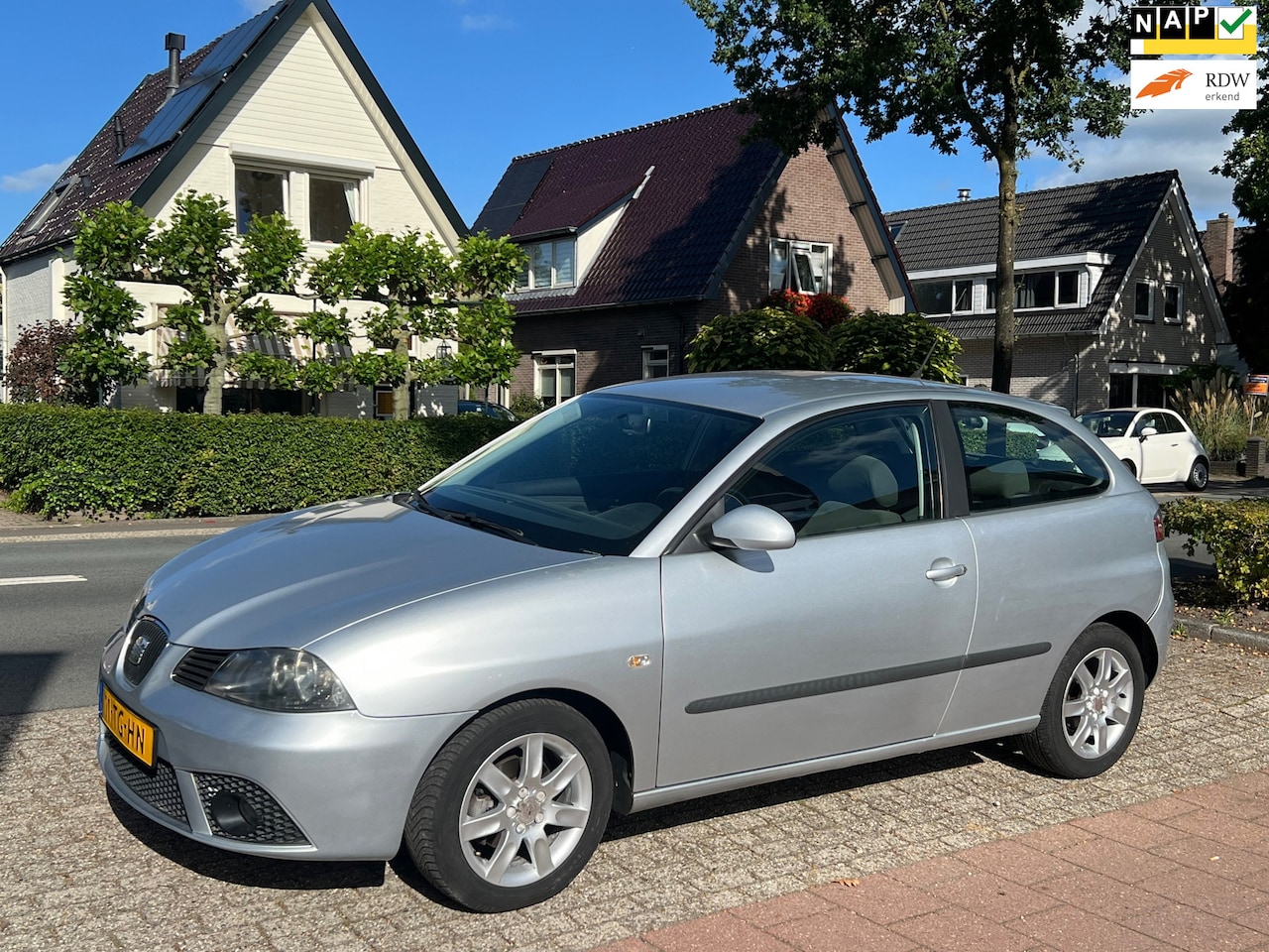 SEAT Ibiza - 1.4-16V Sensation Nieuwe APK 10-2027 ! - AutoWereld.nl