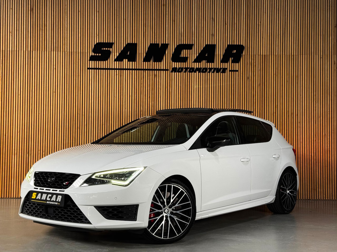 SEAT Leon - 2.0 TSI Cupra 290 Pano Seat Sound Brembo Kuipstoel Carplay VOL - AutoWereld.nl