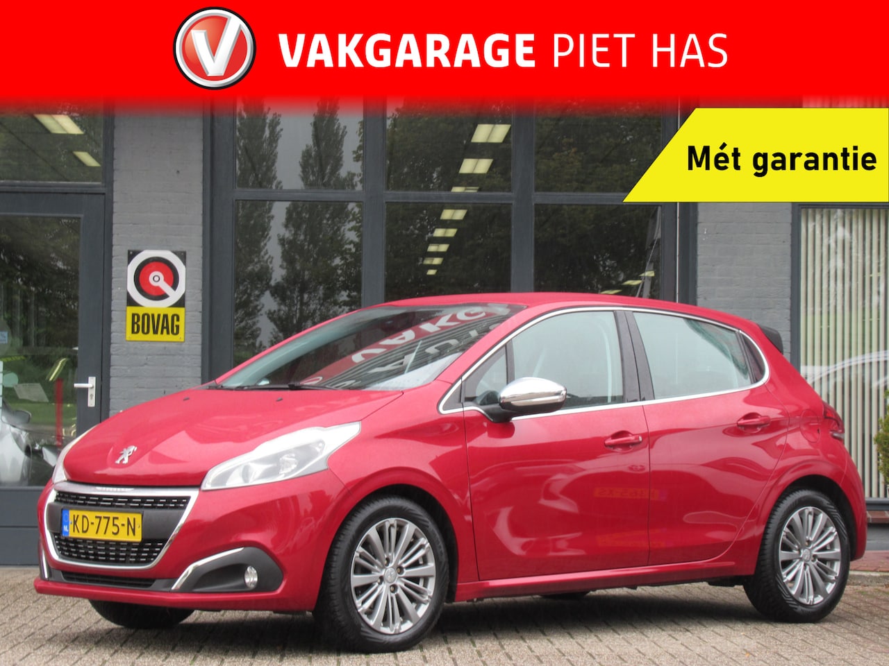 Peugeot 208 - 1.2 PureTech Blue Lease Executive | Clima-Airco | Navigatie | Parkeersensoren | Incl. Gara - AutoWereld.nl