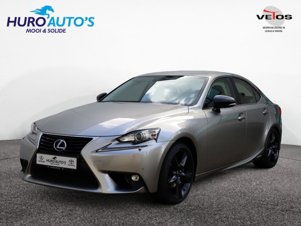 Lexus IS - 300h Sport Edition | Keyless | Parkeersensoren | Stoelverwarming - AutoWereld.nl