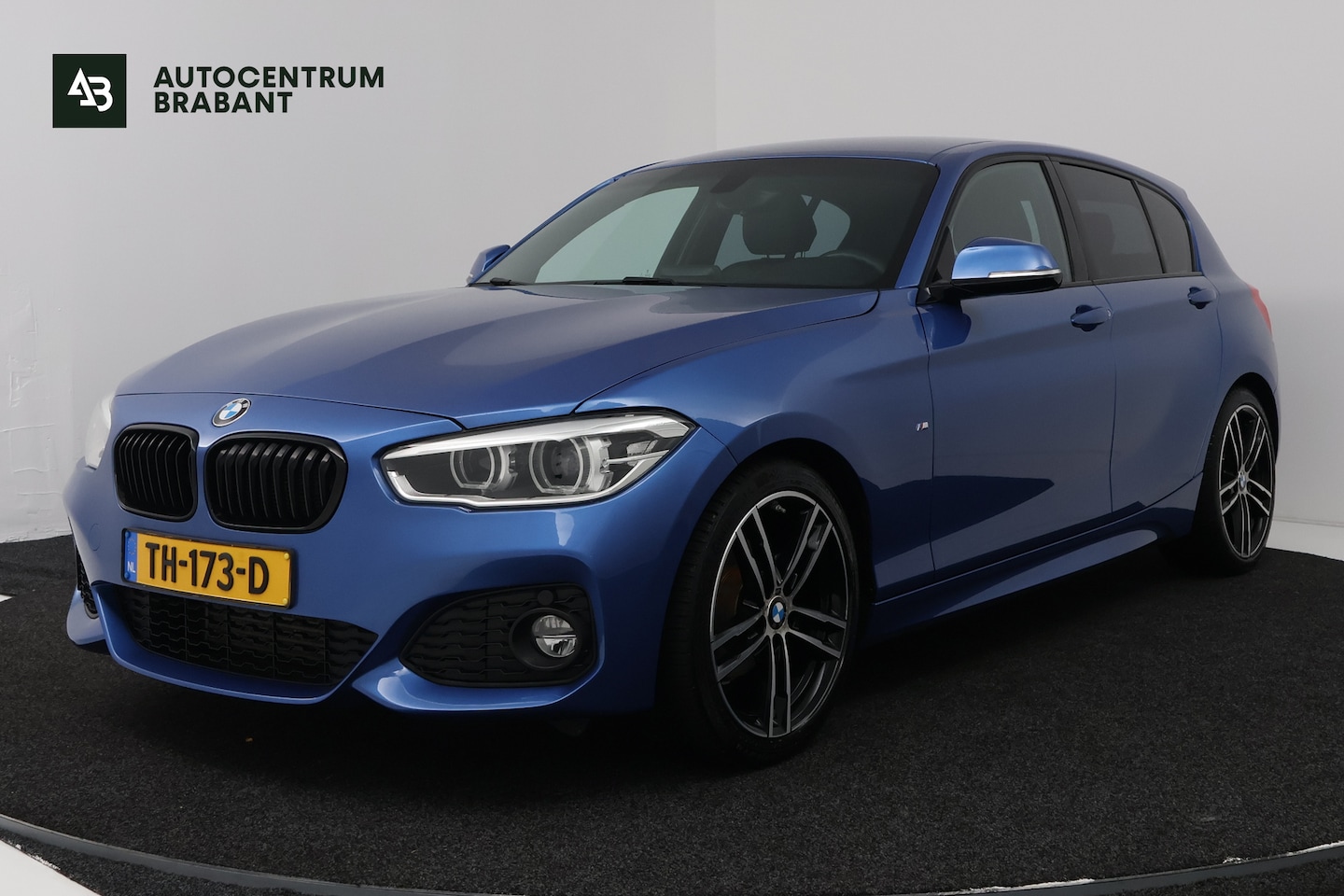 BMW 1-serie - 118i Edition M Sport Shadow Executive (TREKHAAK, CRUISE CONTROL, NAVIGATIE, DEALER ONDERHO - AutoWereld.nl