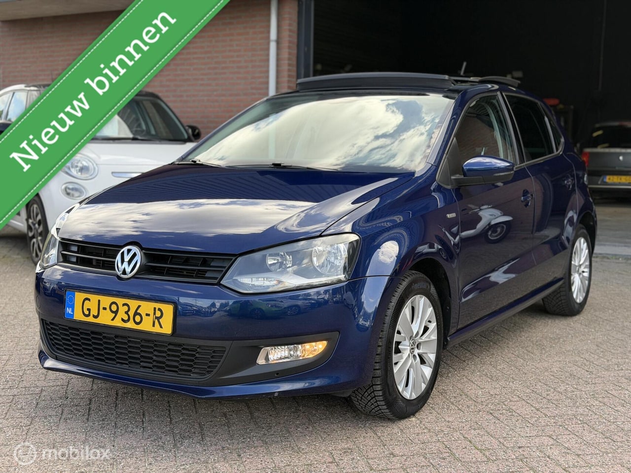 Volkswagen Polo - 1.2 Life PANORAMADAK|CLIMA|PDC|STOELVERWARMING!! - AutoWereld.nl
