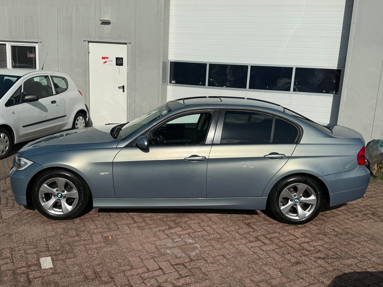BMW 3-serie - 320 i 320i - AutoWereld.nl