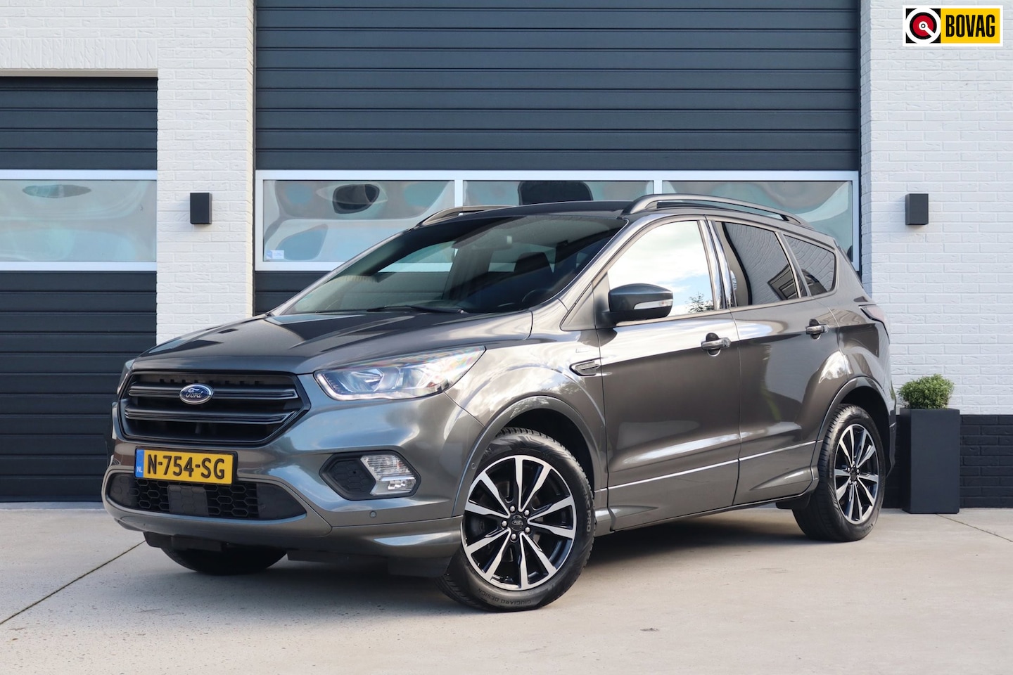 Ford Kuga - 1.5 150pk EcoBoost ST Line - Trekhaak - Keyless - Camera - Half leder - LED - Sony Audio - AutoWereld.nl