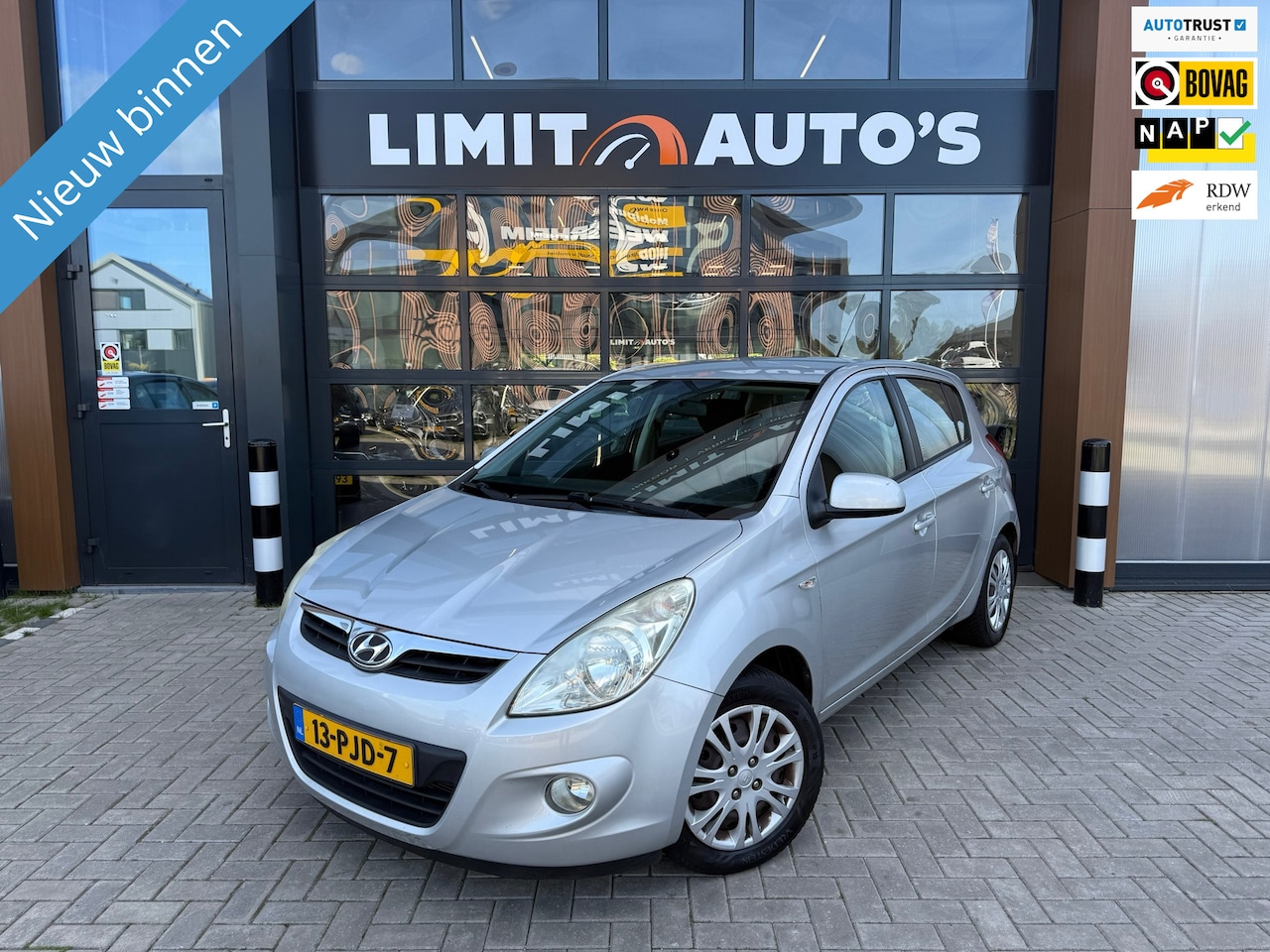 Hyundai i20 - 1.2i Business Edition/Climate/Elek.Ramen/Navi/Nap - AutoWereld.nl