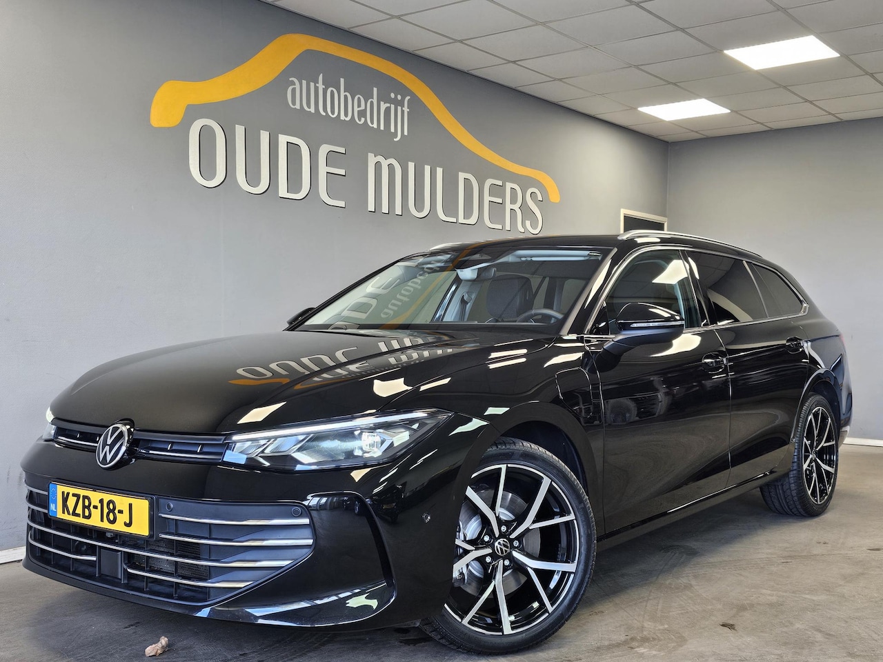 Volkswagen Passat Variant - 1.5 eHybrid | Head-up | Trekhaak | Memory | Adaptive cruise | Massage | Achteruitrijcamera - AutoWereld.nl