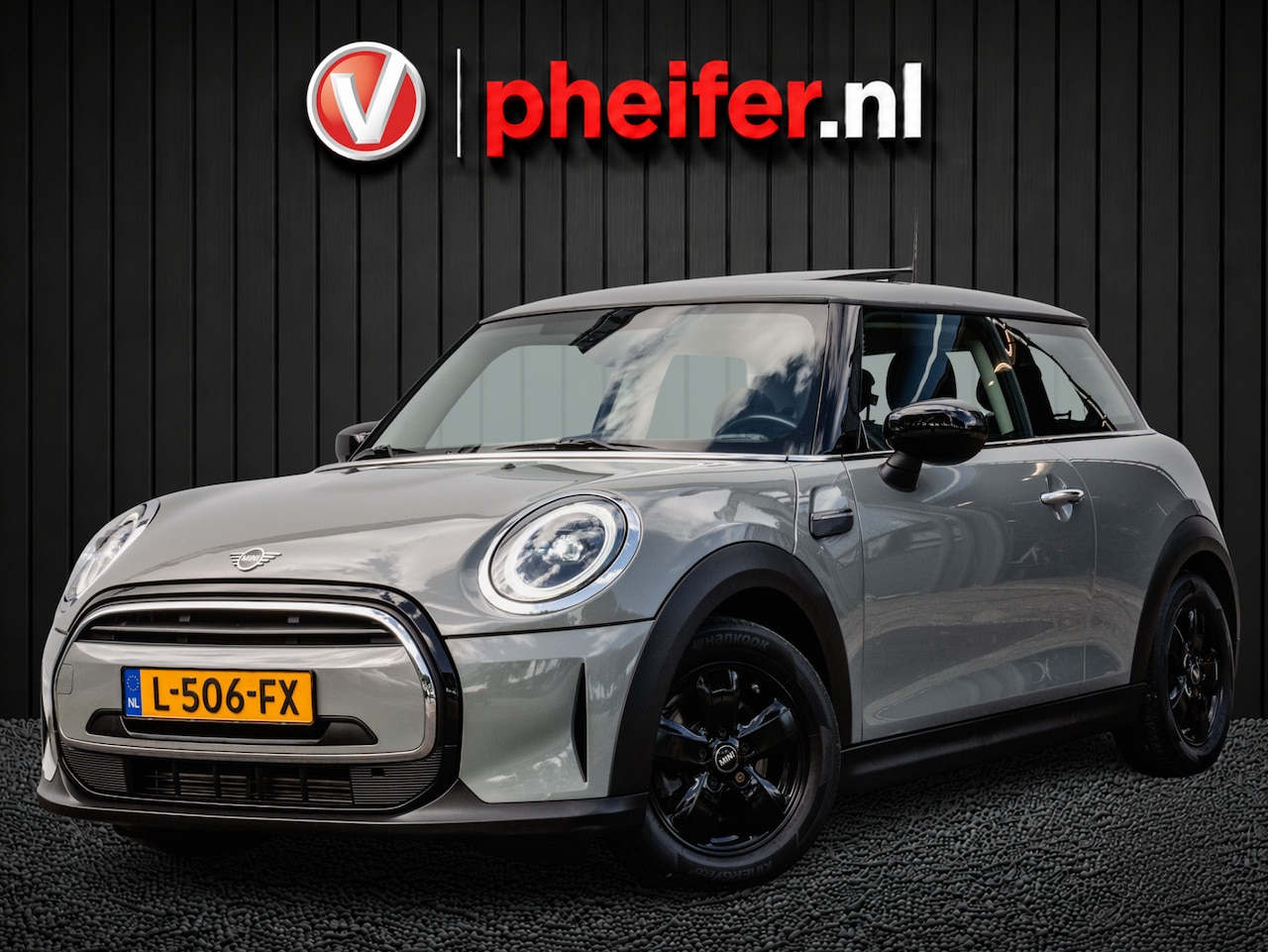 MINI 3-Deurs - 1.5 One Essential Nieuw model!/ Panoramadak/ Navigatie/ Carplay/ Full led/ Airco - AutoWereld.nl