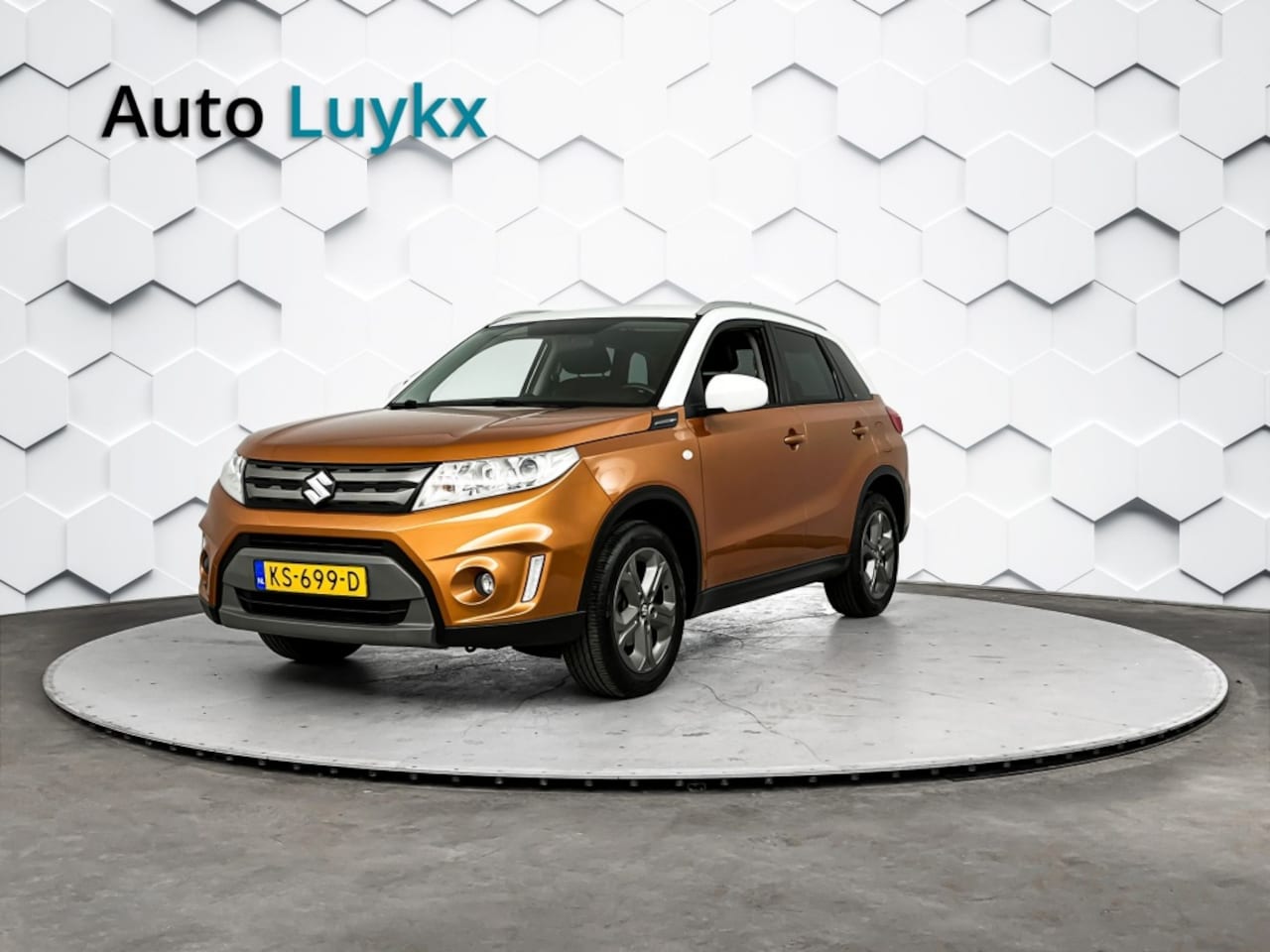 Suzuki Vitara - 1.6 Exclusive | Navigatie | Cruise Control | Trekhaak - AutoWereld.nl