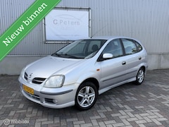 Nissan Almera Tino - 1.8 Acenta Automaat 2004 / Airco / Trekhaak / Cruisecontrol / winterbandenset / NAP