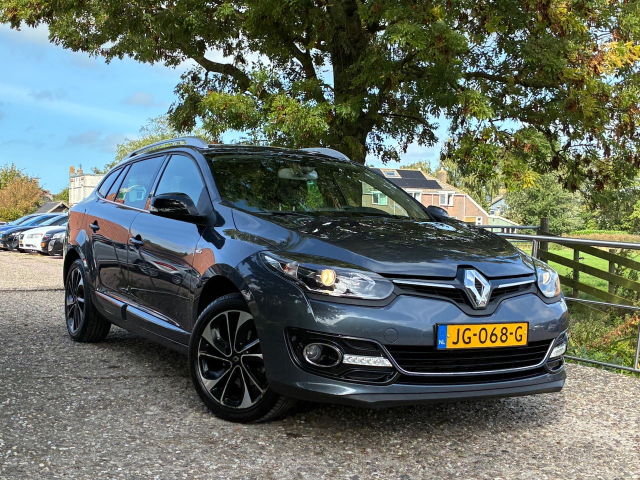 Renault Mégane Estate - 1.2 TCe Bose | Leder + Navi + Clima + Cruise nu €5.975,-!! - AutoWereld.nl