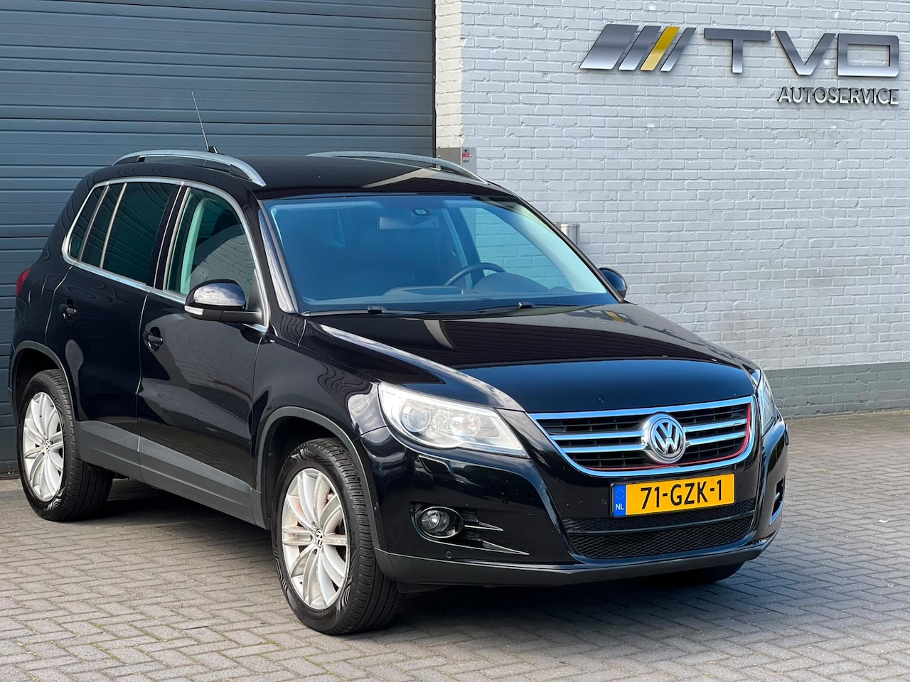 Volkswagen Tiguan - 2.0 TSI 4Motion | 128DZ KM | NAP | Leder | Trekhaak | Xenon |NL Auto | - AutoWereld.nl