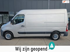 Renault Master - T35 2.3 dCi L2H3 - Airco - Navi - Trekhaak