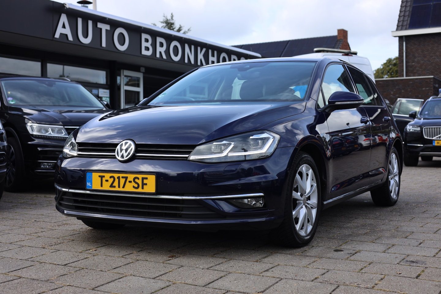Volkswagen Golf - 1.4 TSI HIGHLINE BUSINESS R I CAMERA I TREKHAAK I MASSAGE I CARPLAY I LED - AutoWereld.nl