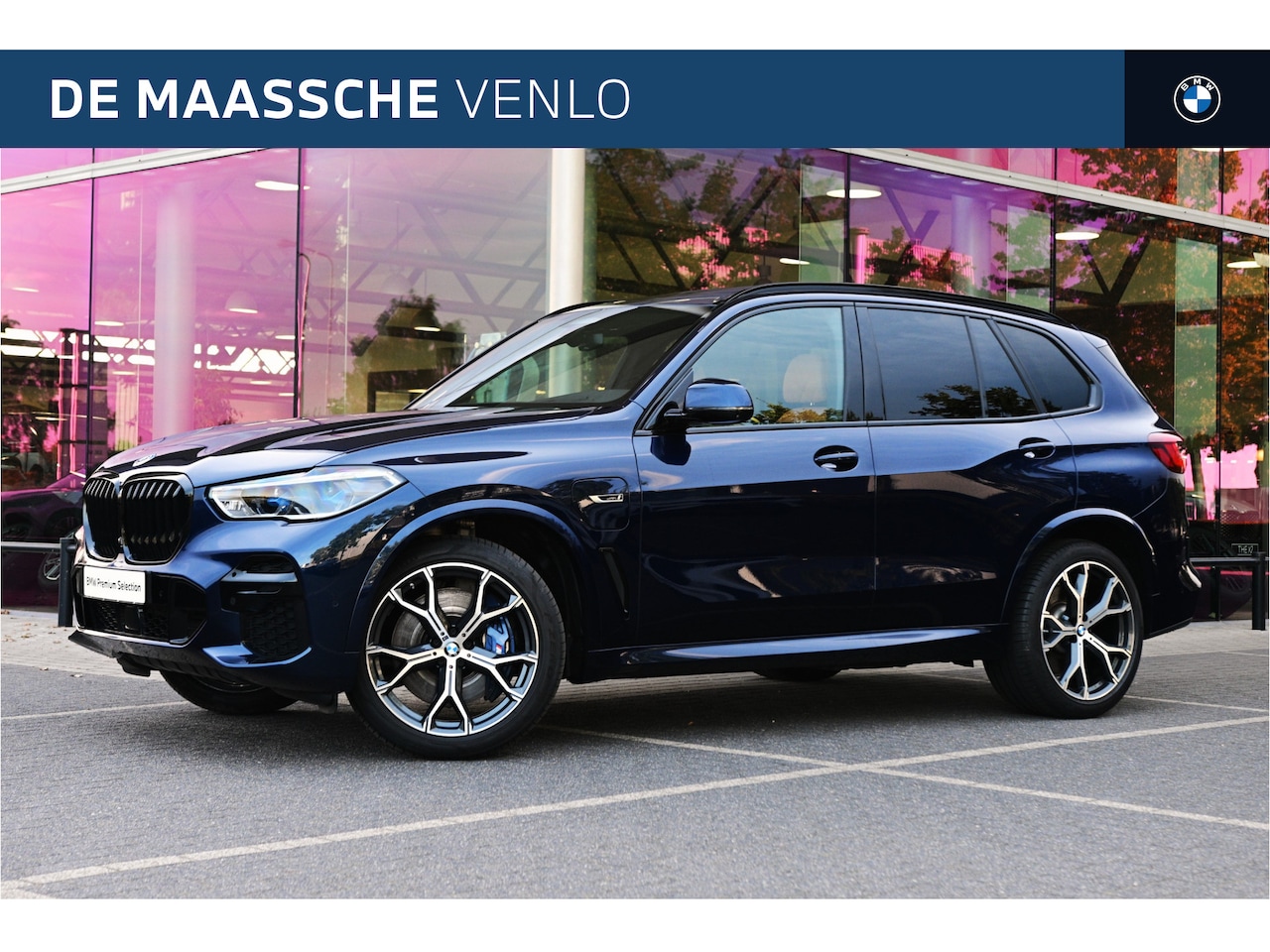 BMW X5 - xDrive45e M Sport Automaat / Panoramadak / Comfortstoelen / Massagestoelen / Laserlight / - AutoWereld.nl