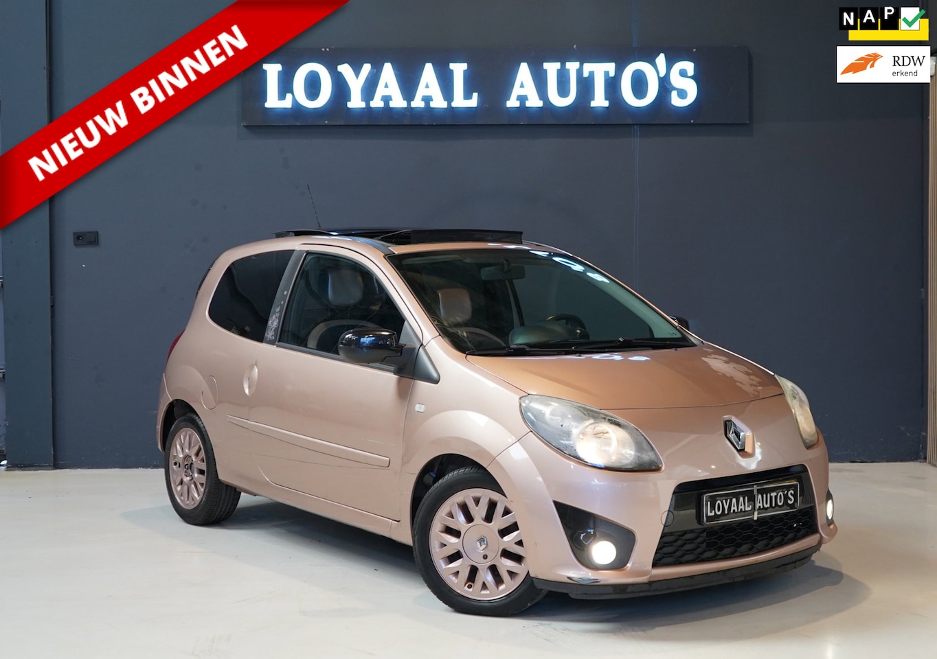 Renault Twingo - 1.2-16V Miss Sixty | SCHUIFDAK | CRUISE | NAP | AIRCO | APK | ELEK RAMEN - AutoWereld.nl
