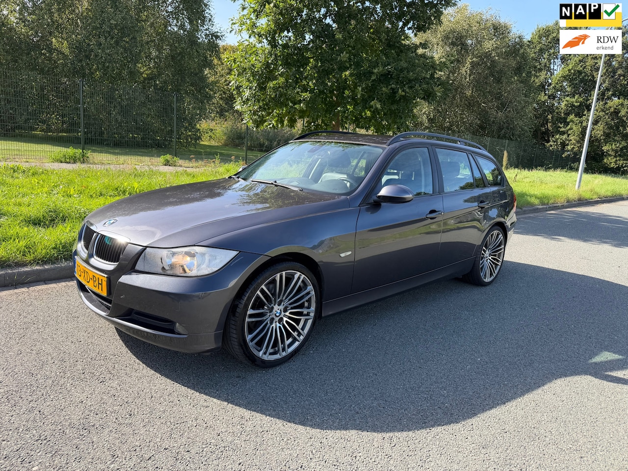 BMW 3-serie Touring - 318i High Executive 318i High Executive - AutoWereld.nl