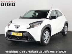 Toyota Aygo X - 1.0 VVT-i MT Play | SLECHTS 5.300 KM | Apple Carplay & AndroidAUTO | Camera | 1e eigenaar