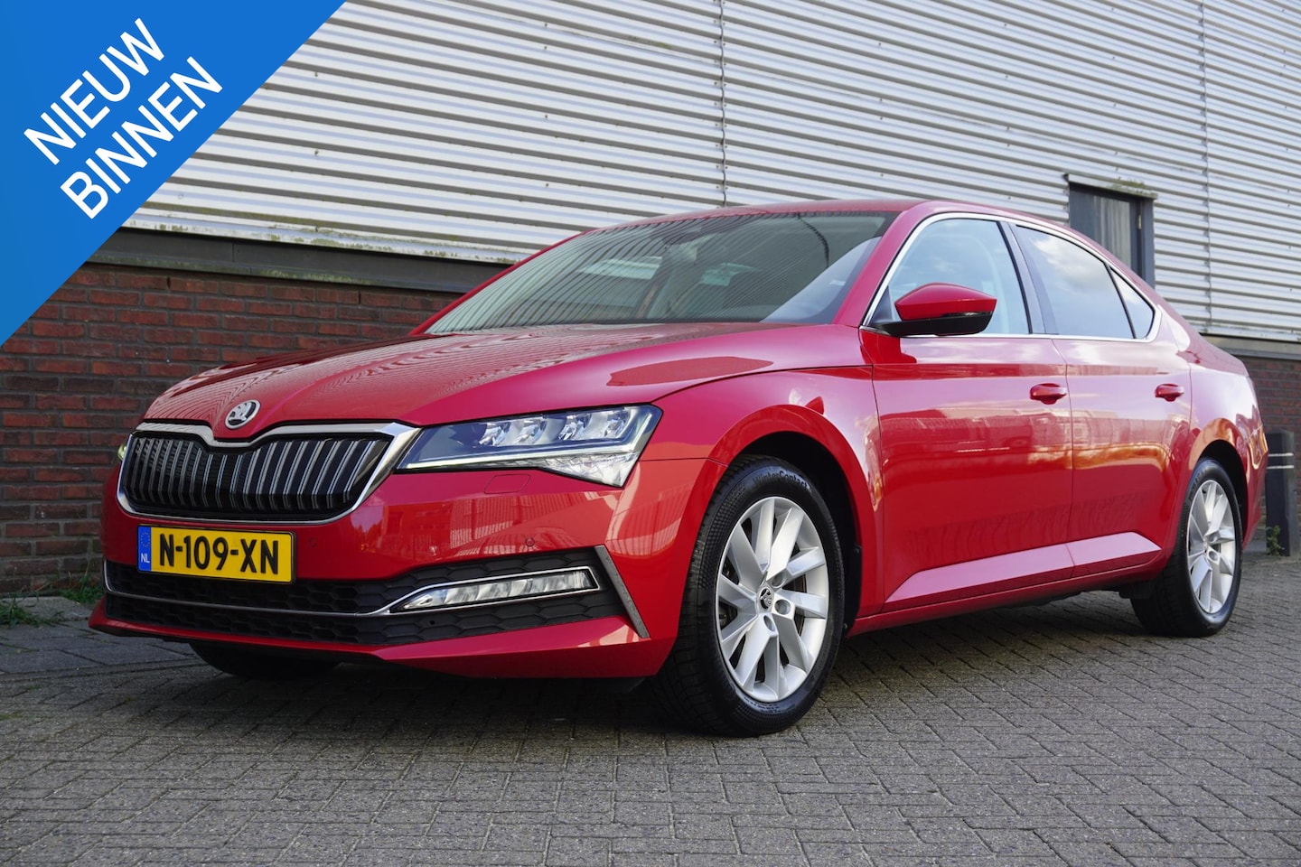 Skoda Superb - 1.4 TSI iV Business Edition Plus/TREKHAAK/CAMERA! - AutoWereld.nl