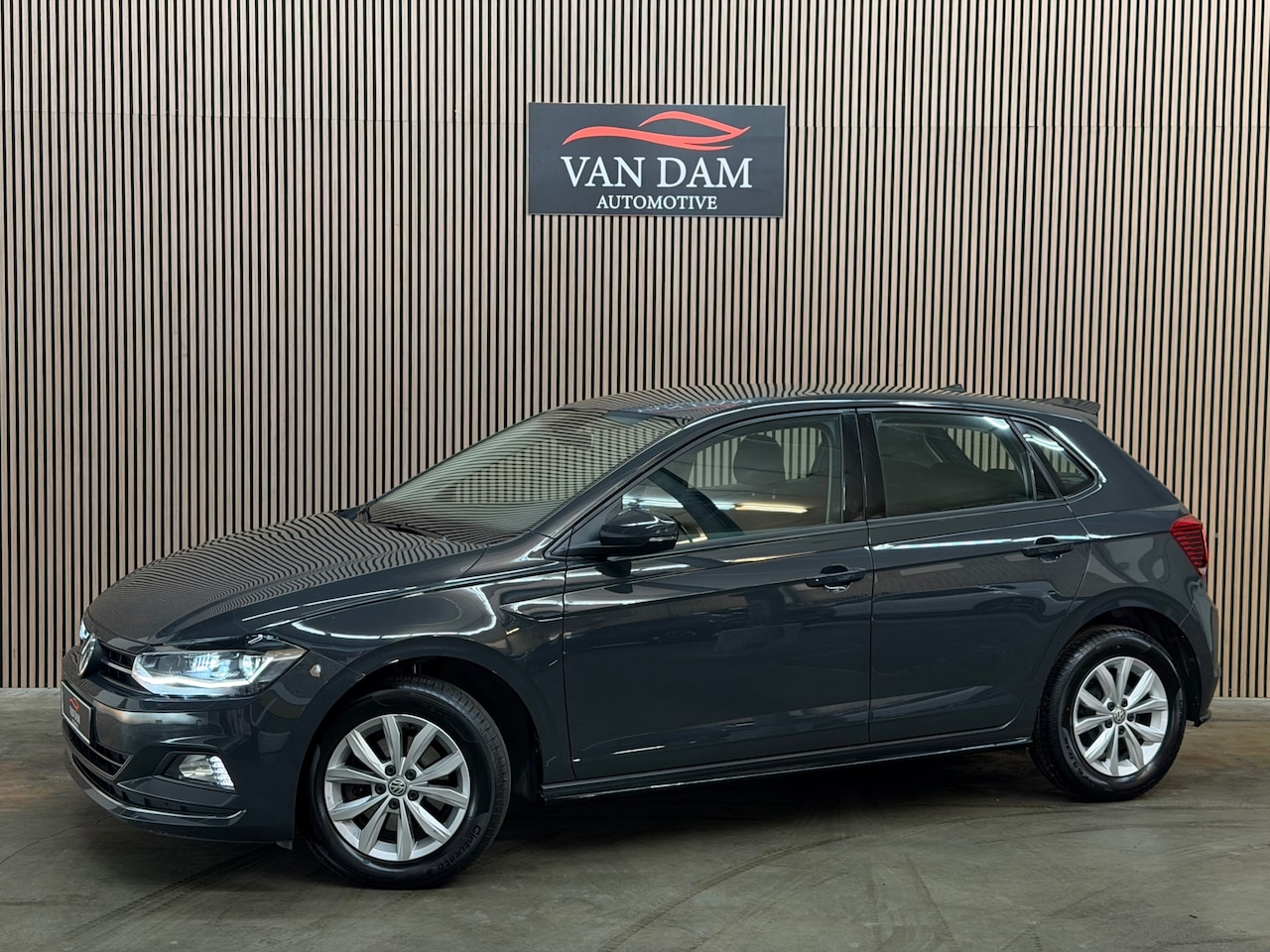 Volkswagen Polo - 1.6 TDI R-Line 2019 DSG LED CLIMA NAVI CAR-PLAY - AutoWereld.nl