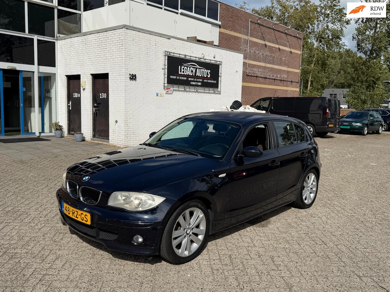 BMW 1-serie - 120i Anniversary - LEER - RIJDT EN SCHAKELT GOED! - AutoWereld.nl