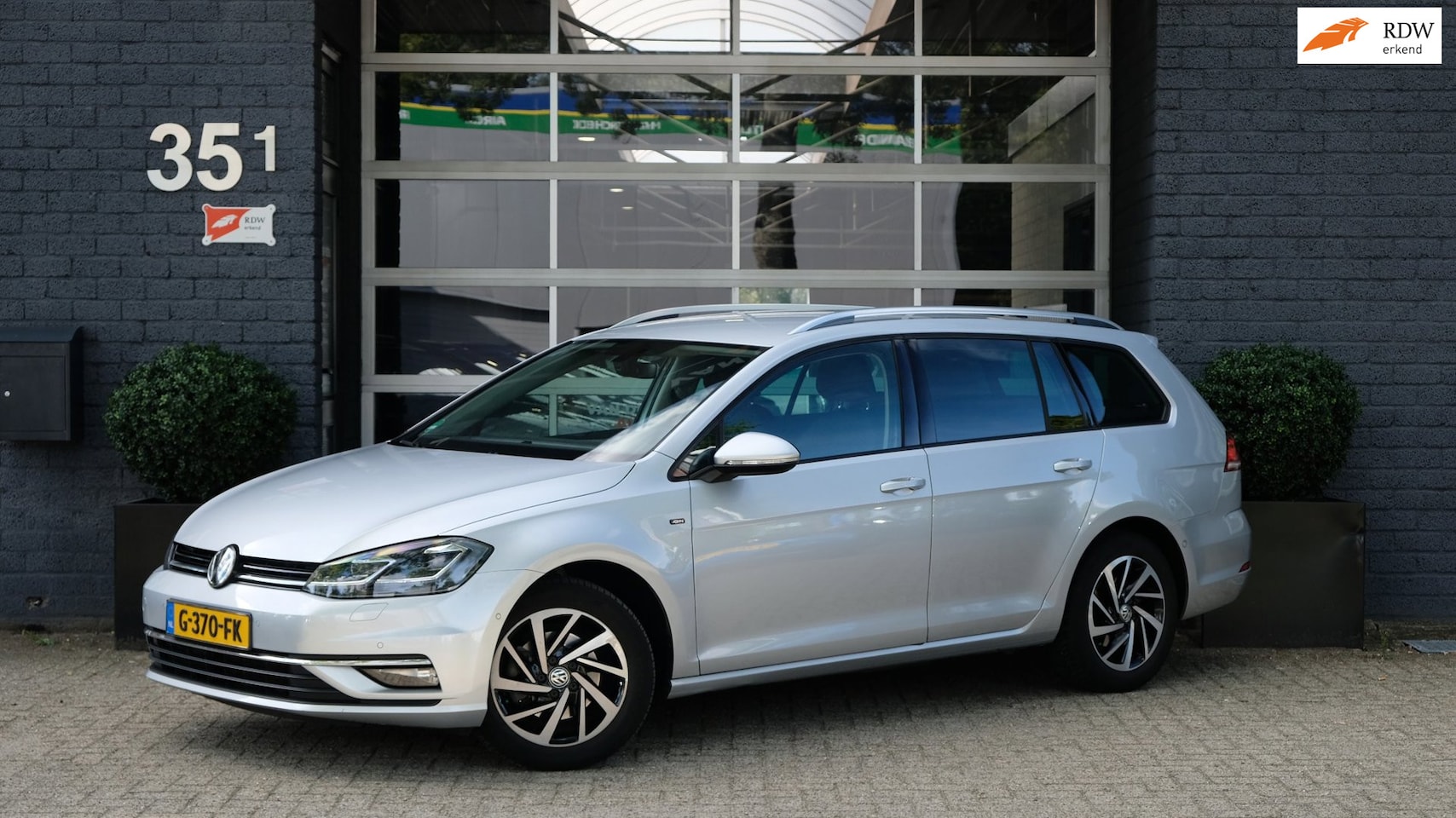 Volkswagen Golf Variant - 1.6 TDI Highline ACC|Carplay|Camera|Led|Trekhaak - AutoWereld.nl