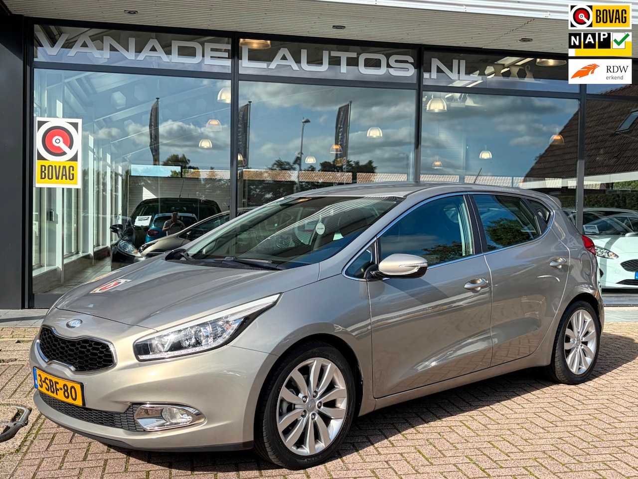 Kia Cee'd - 1.6 GDI 20th Anniversary 5Drs Navi Cruise Airco NL-AUTO NAP Dealeronderhouden! - AutoWereld.nl