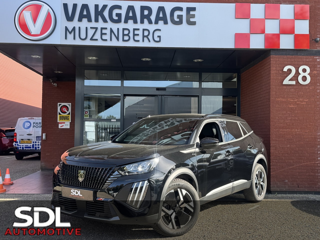 Peugeot 2008 - 1.2 Hybrid 145 Allure // CRUISE // APPLE CARPLAY-ANDROID AUTO // STOELVERWARMING // CLIMA - AutoWereld.nl