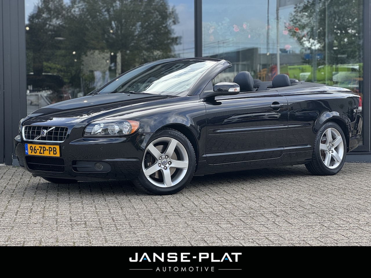 Volvo C70 Convertible - 2.4i Momentum Aut Stoelverwarming | NL-Auto - AutoWereld.nl