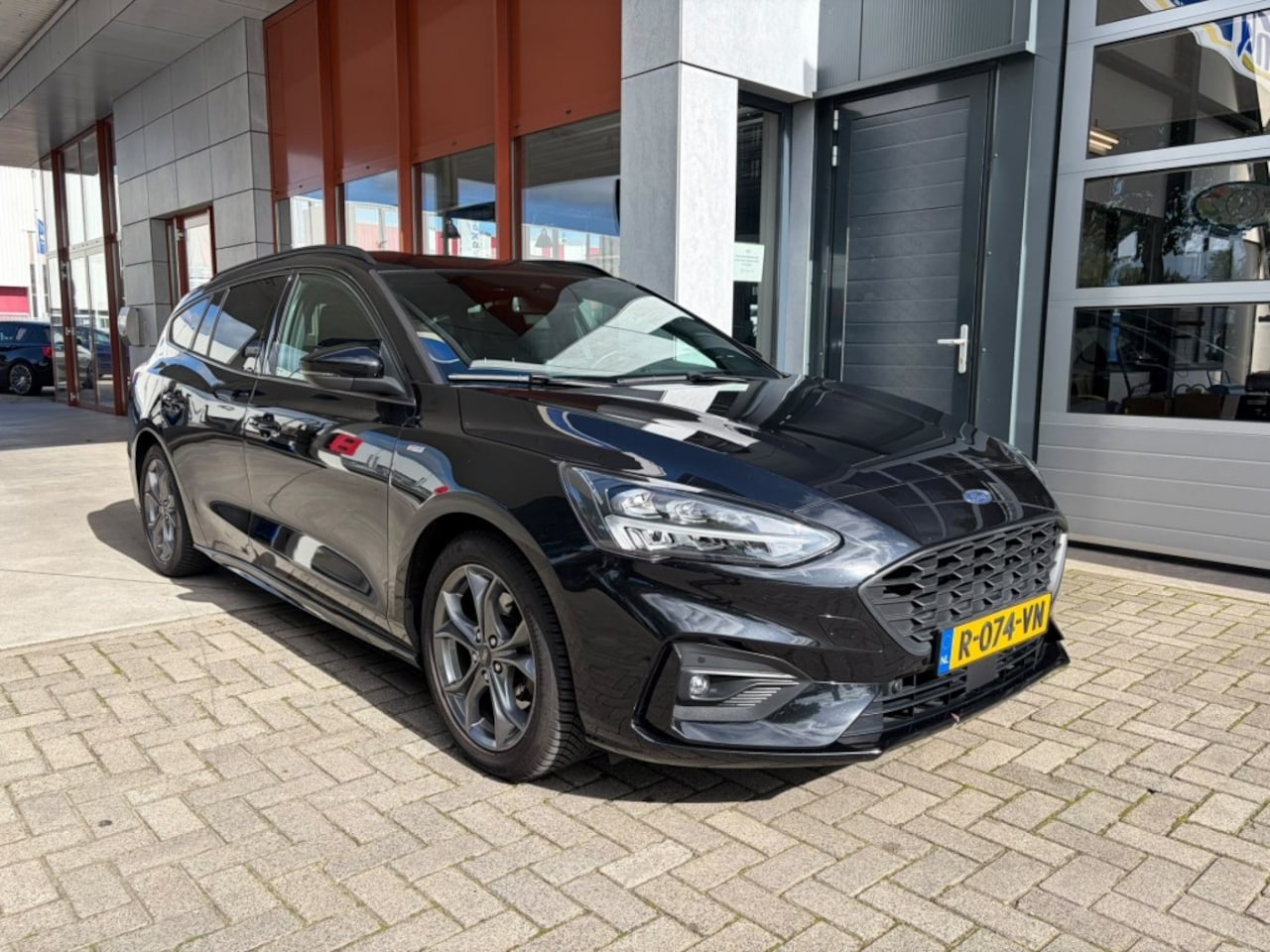 Ford Focus - 1.5 ECOB. ST L. XBNS - AutoWereld.nl