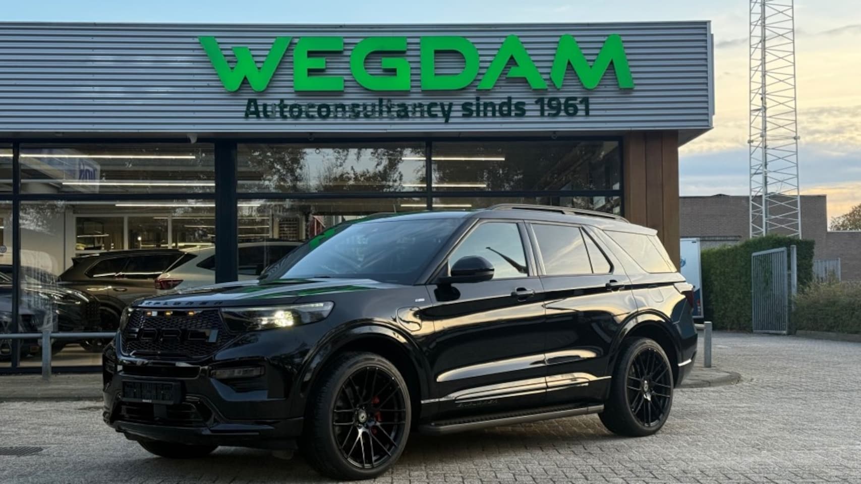 Ford Explorer - 3.0 V6 EB PHEV ST-LINE / FULL BLACK EDITION / 20inch - AutoWereld.nl