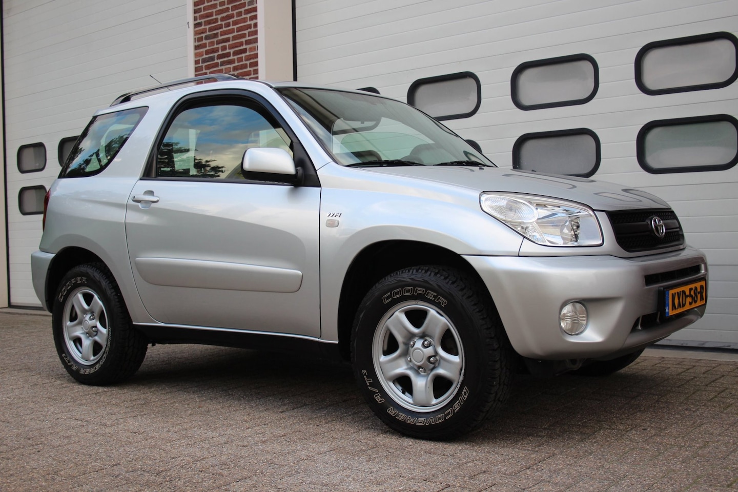 Toyota RAV4 - 1.8-16V VVT-i Luna 3-deurs * Airco / Trekhaak / 2WD * - AutoWereld.nl