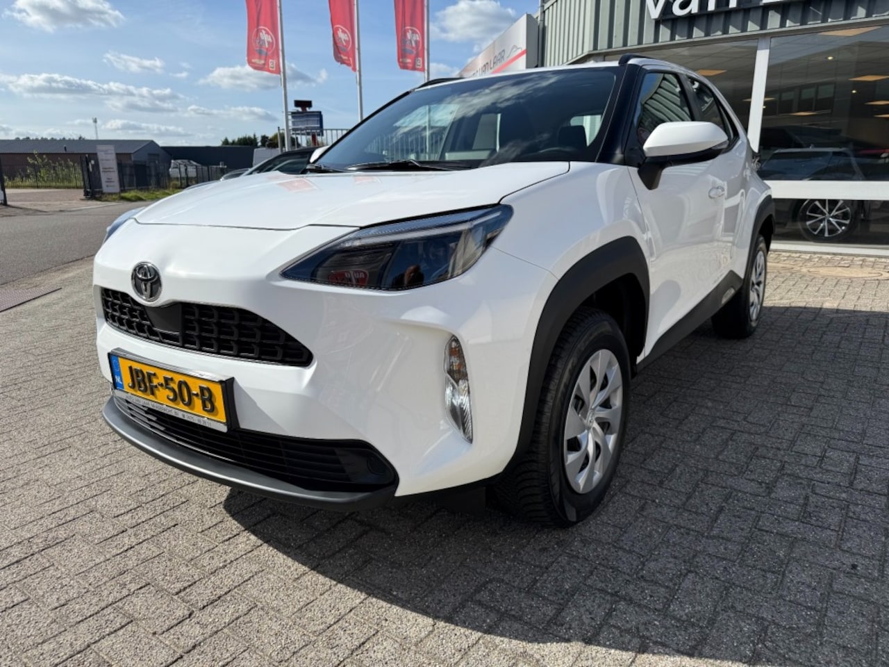 Toyota Yaris Cross - 1.5 Hybrid  115 Active Rijklaar met Garantie - AutoWereld.nl