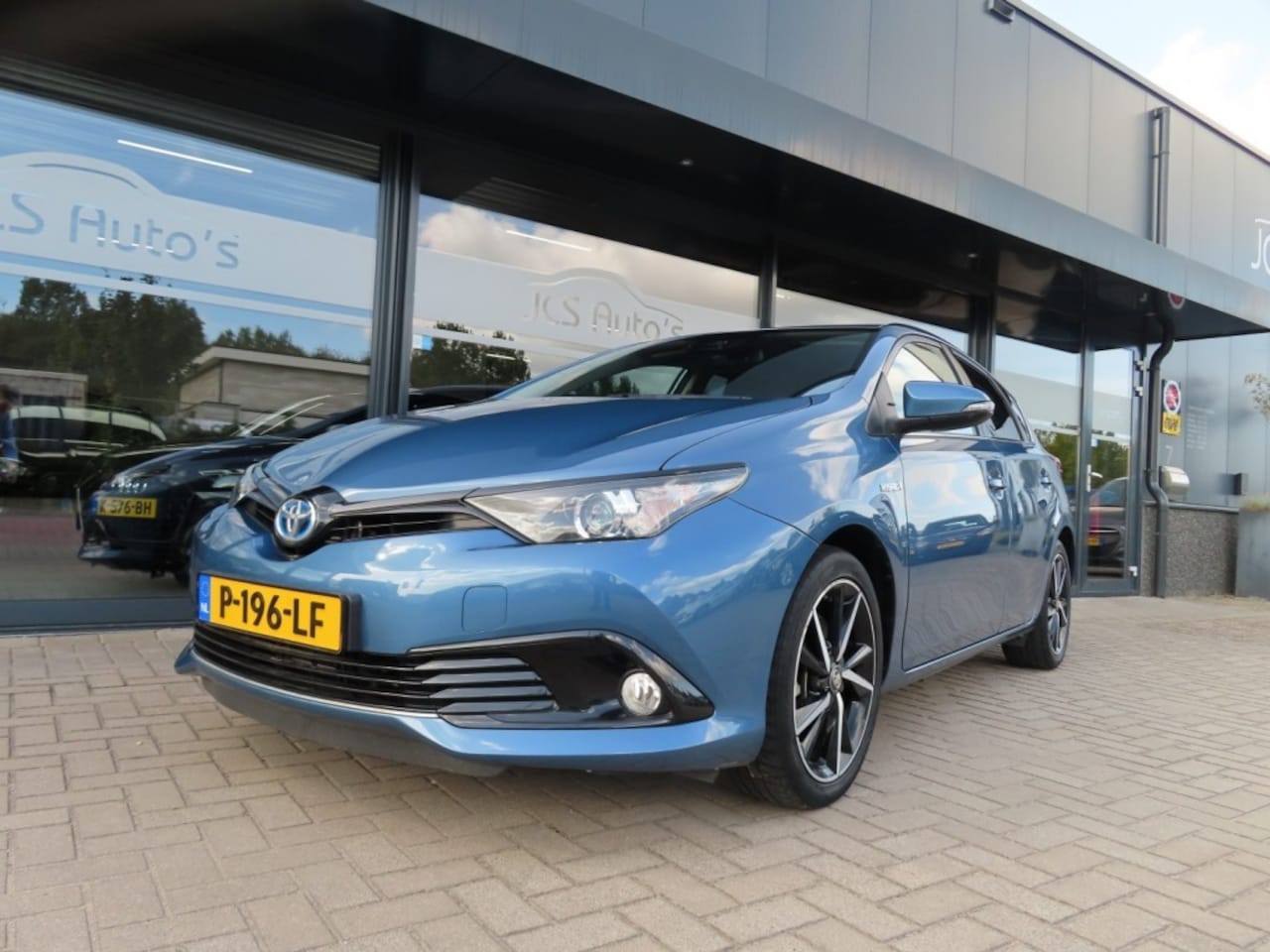 Toyota Auris - 1.8 Hybrid Black Edition Ecc Cruise Camera Trekhaak 2018 - AutoWereld.nl
