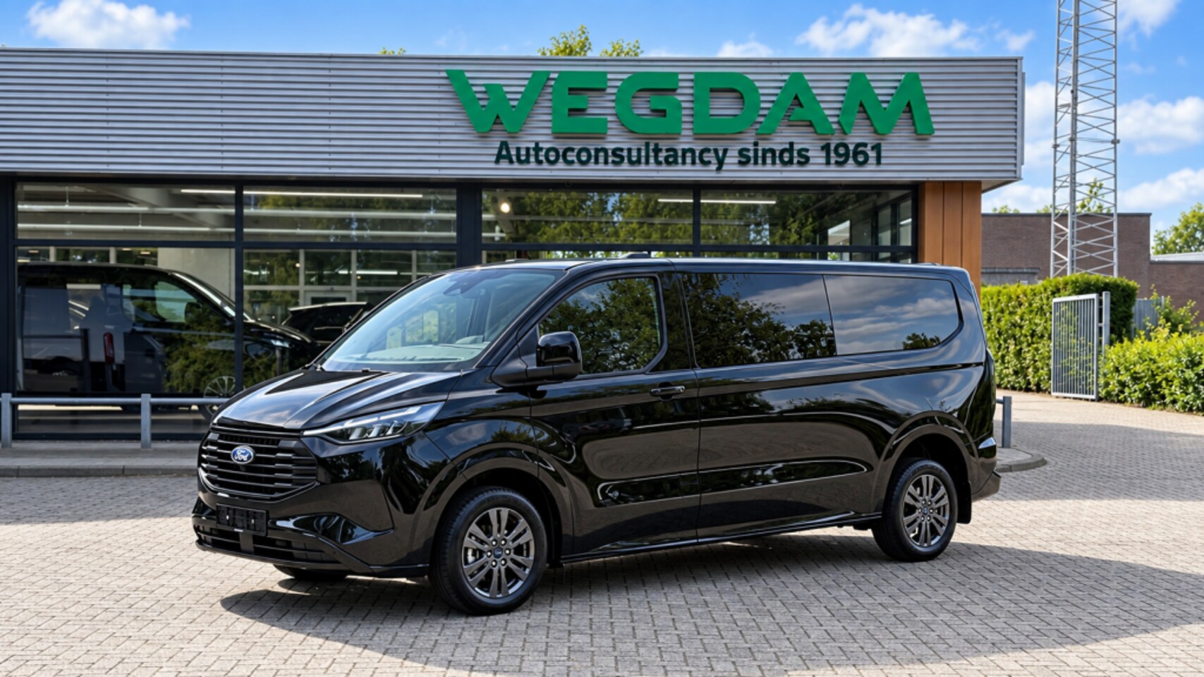 Ford Transit Custom - 2.5 PHEV 340 L2 LIMITED 9p 17inch All weather/ 40.580 ex BTW - AutoWereld.nl