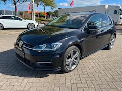 Volkswagen Golf - 1.5 TSI Highline R-line