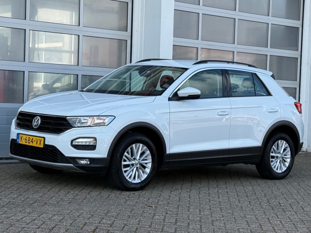 Volkswagen T-Roc - 1.5 TSI 150PK Style Carplay ACC Camera Stoel+Stuurverw - AutoWereld.nl