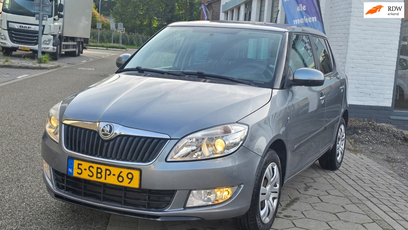 Skoda Fabia - 1.2 TSI Sprint*1eig*zeer nette auto lage km 14700 nap* jaar apk*dealer onderhoud *airco *i - AutoWereld.nl