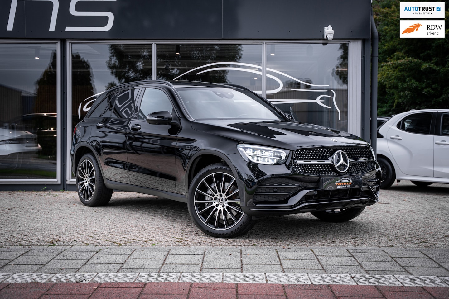 Mercedes-Benz GLC-klasse - 300e 4MATIC Premium Plus|Pano|HUD|Burmester|Keyless|360 Camera|CarPlay|Night Package| - AutoWereld.nl