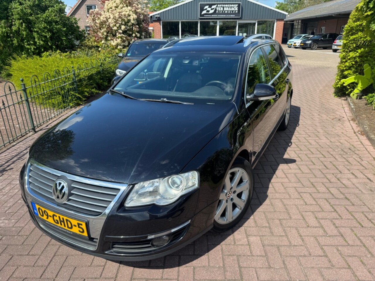 Volkswagen Passat - 2.0 TDI 140 PK Highline*Cruise*Trekhaak*Schuifdak - AutoWereld.nl
