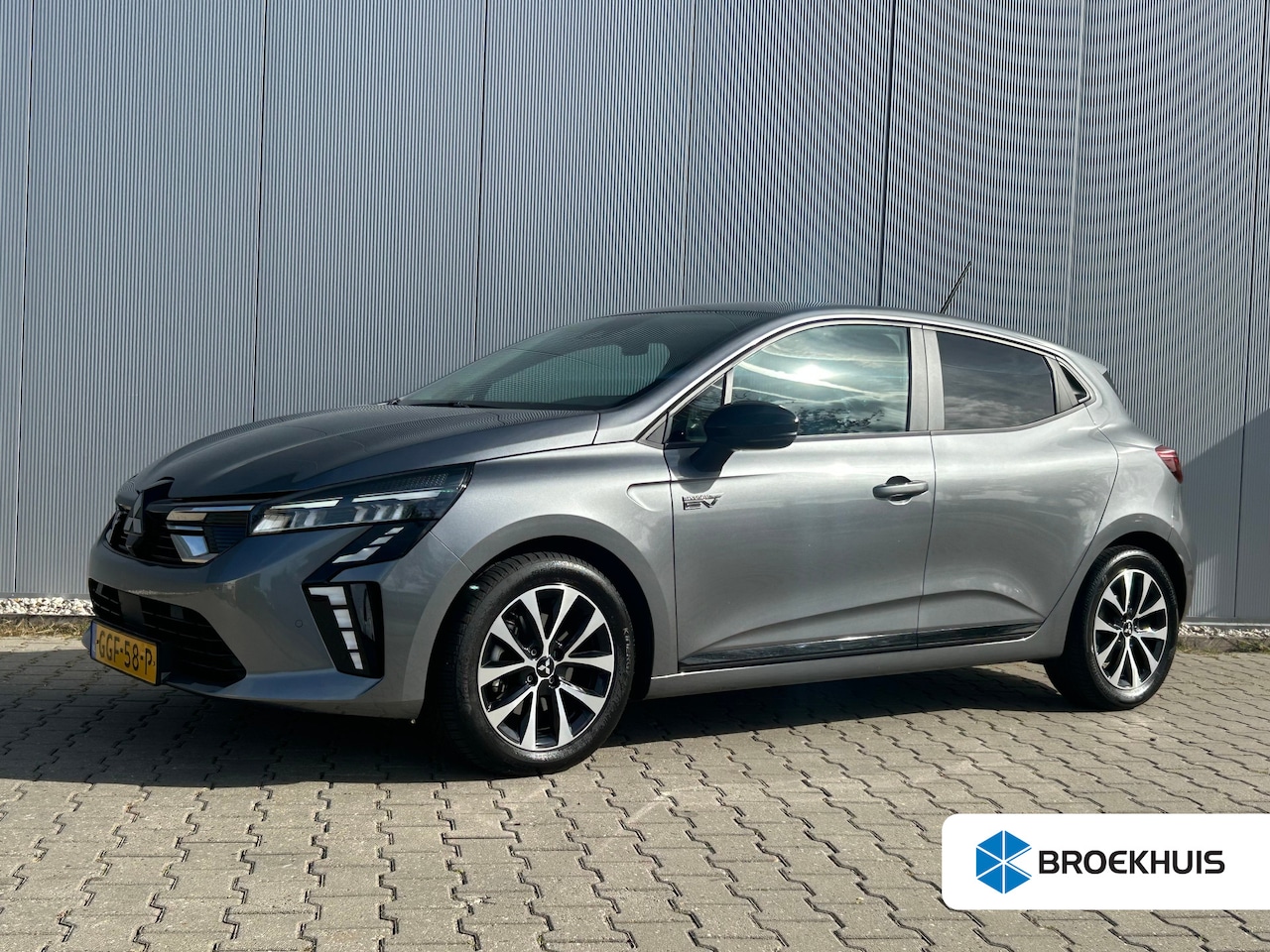 Mitsubishi Colt - 1.6 HEV Intense | Trekhaak Afneembaar | All Season Banden | Parkeer Sensoren Voor + Achter - AutoWereld.nl