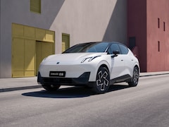 Lynk & Co 02 - Core 66 kWh | 11 kW lader | Achteruitrijcamera | Alarmsysteem